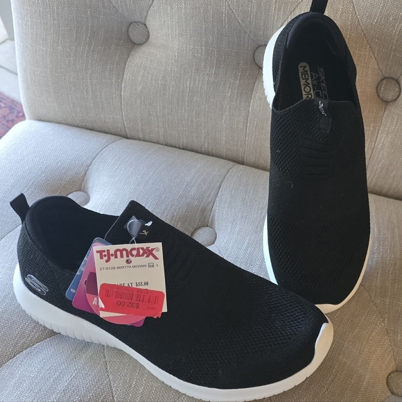 Skechers Black Slip-On Athletic Shoes, White Sole, Memory Foam, New w/tag, Sz: 8 - Picture 2 of 5